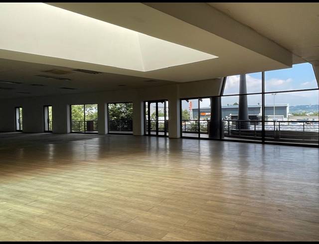 1,296M² OFFICE TO LET IN RIVONIA